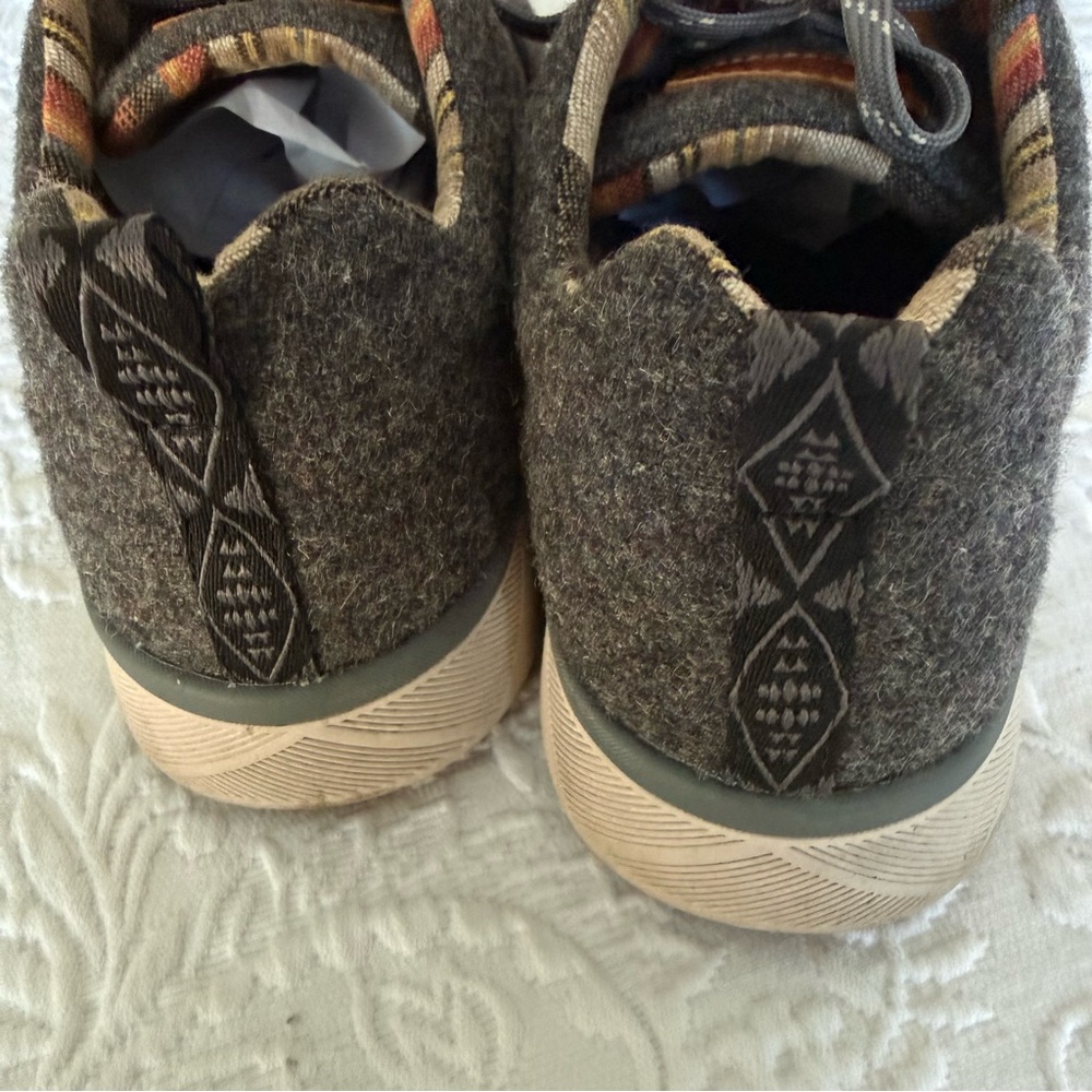 Pendleton Gray Wool Sneakers. Size 9 - image 5